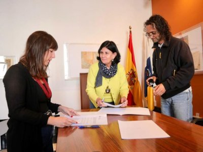 El Gobierno recibe el fondo audiovisual de Ram&oacute;n Sald&iacute;as