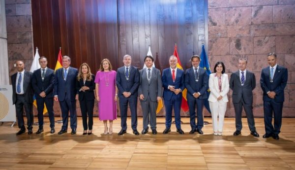 Clavijo resalta la “impagable” labor de los artífices de la Canarias “moderna, abierta y solidaria” del siglo XXI