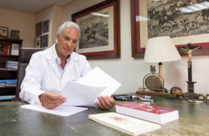 El Profesor de Cardiolog&iacute;a Dr. Manuel de La Pe&ntilde;a ingresa en la Orden de Caballer&iacute;a del Santo Sepulcro