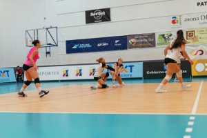Voleibol: El Arona Voley cae en su visita a Zalaeta y sigue sin conocer la victoria a domicilio en Superliga Femenina 2