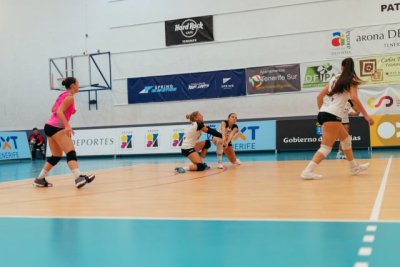 Voleibol: El Arona Voley cae en su visita a Zalaeta y sigue sin conocer la victoria a domicilio en Superliga Femenina 2