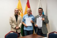 La colección de la Biblioteca de Arucas se incrementa con la donación de la biblioteca particular de Ramón Díaz Hernández