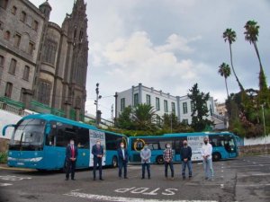 La imagen de Enorte2021 ya circula en la isla gracias a las guaguas de Guaguas Global