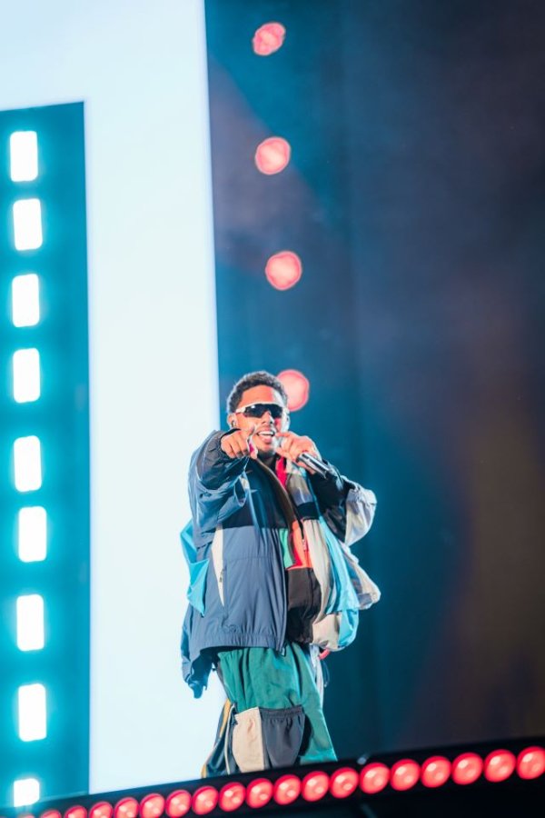 Myke Towers conquista Maspalomas en un concierto para la historia