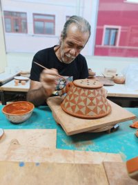 Cueva Pintada propone un taller de alfarer&iacute;a, una ruta teatralizada para p&uacute;blico adulto y talleres infantiles de primavera