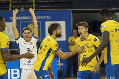 Voleibol: El CV Guaguas vence y se coloca l&iacute;der de la SVM