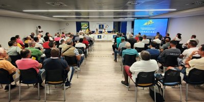 El F&uacute;tbol Canario respalda un&aacute;nimemente la gesti&oacute;n federativa