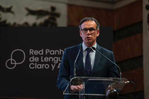 El Gobierno de Canarias presenta el Proyecto Entender en la Real Academia Espa&ntilde;ola