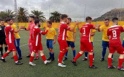 F&uacute;tbol 1&ordf; Regional: (0-2) Importante victoria del San Isidro frente al Cardones, que los mete en promoci&oacute;n