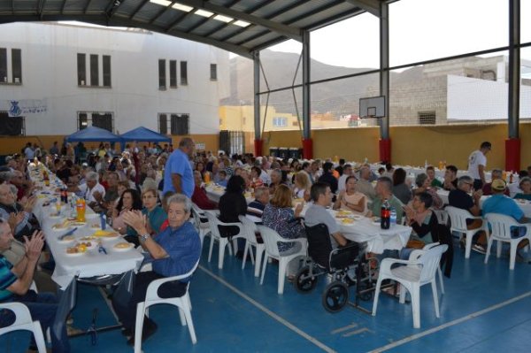 Barrial contar&aacute; con un monolito que enarbola a las personas que impulsaron el Complejo Barrial y la vida asociativa