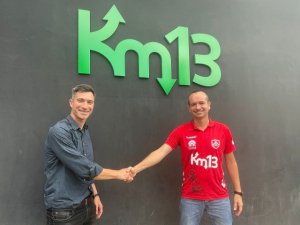 Estaciones de Servicio Km13 seguirá apoyando al Balonmano Gáldar