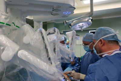 El Hospital La Candelaria realiza más de trescientas intervenciones con cirugía robótica en 2025