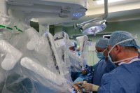 El Hospital La Candelaria realiza m&aacute;s de trescientas intervenciones con cirug&iacute;a rob&oacute;tica en 2025