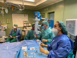 La Candelaria interviene por primera vez simultáneamente a pacientes pediátricos con cataratas en ambos ojos