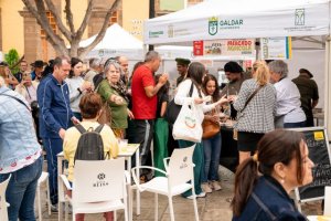 El Mercado Agr&iacute;cola de G&aacute;ldar vuelve a reunir producto local, gastronom&iacute;a y formaci&oacute;n en la Plaza de Santiago