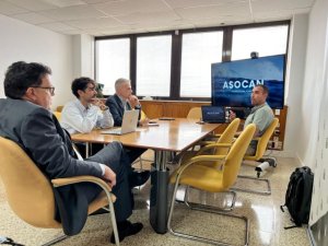 Miranda coordina con los socorristas de ASOCAN acciones de prevenci&oacute;n y salvamento en las zonas de ba&ntilde;o de Canarias