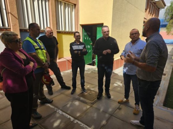Educación y Ayuntamiento estudian opciones para el CEIP Los Abrigos, en Granadilla de Abona
