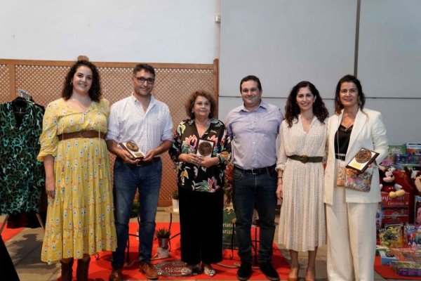 El Cabildo reconoce la trayectoria y dedicación de tres comercios de La Gomera (Vídeo)
