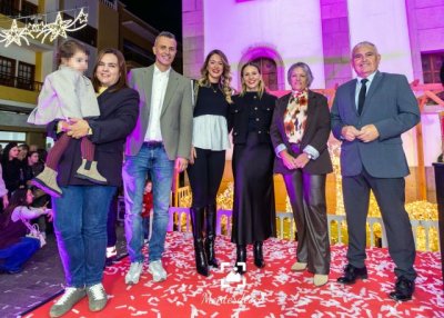 La Aldea de San Nicolás enciende su Navidad con música, tradición y un espectáculo lleno de ilusión