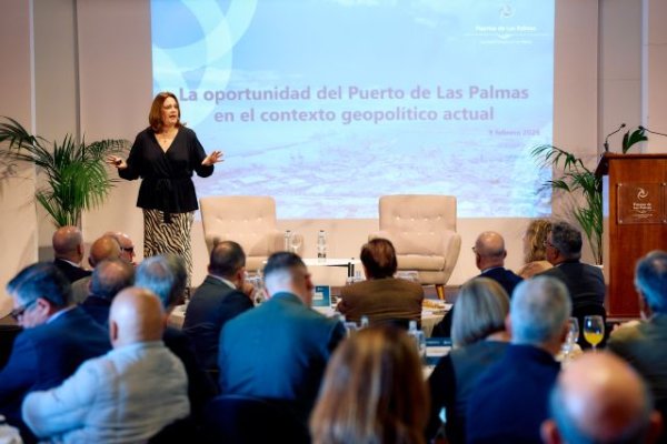 Beatriz Calzada: "La situaci&oacute;n geopol&iacute;tica actual supone una oportunidad de oro para el Puerto de Las Palmas"