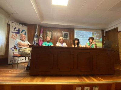 M&aacute;s de 50 profesionales asisten a la presentaci&oacute;n del nuevo Experto Universitario en Enfermer&iacute;a de Quir&oacute;fano
