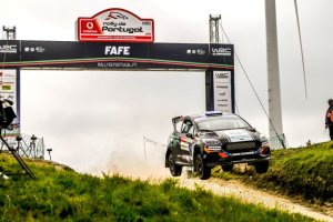 Automovilismo: Rogelio Peñate alcanza la meta de un difícil Rally de Portugal en la octava plaza de WRC3 y WRC Júnior