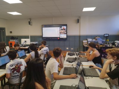 &Eacute;xito de los talleres de ACIISI sobre herramientas de Inteligencia Artificial para j&oacute;venes de secundaria