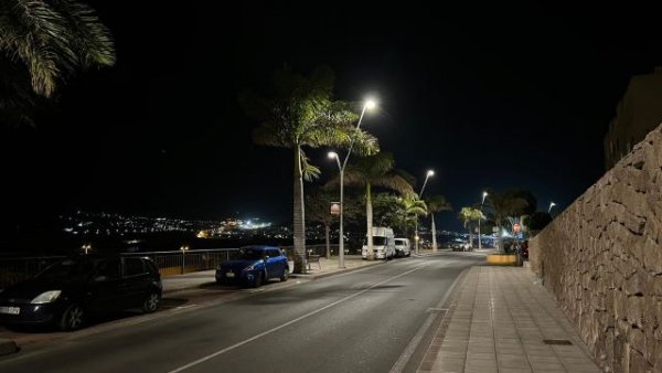 Gáldar mejora la eficiencia energética incorporando 92 luminarias led en el Paseo de los Guanartemes