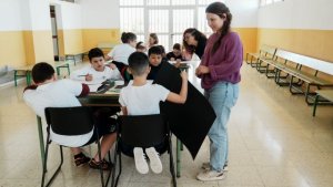 &lsquo;El Atelier 2026&rsquo; inicia su recorrido creativo por los centros escolares de G&aacute;ldar