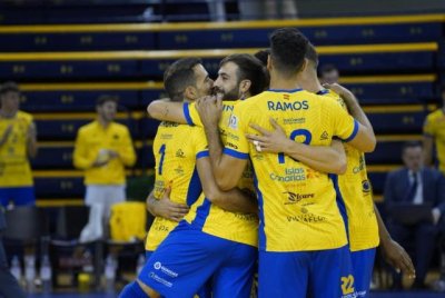 Voleibol: El CV Guaguas, m&aacute;s l&iacute;der tras ganar al Grupo Herce Soria (3-1)