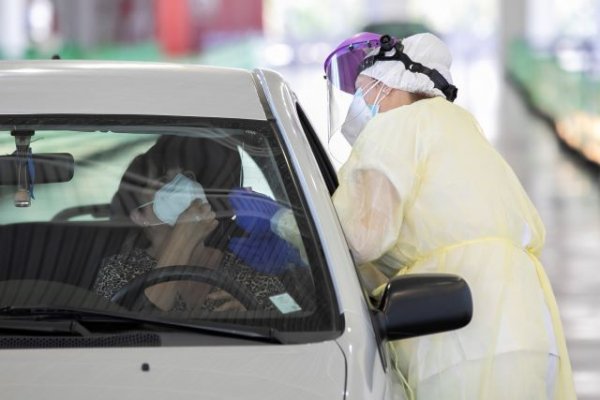Sanidad registra 1.265 nuevos casos de COVID-19 en personas de más de 60 años en los últimos tres días