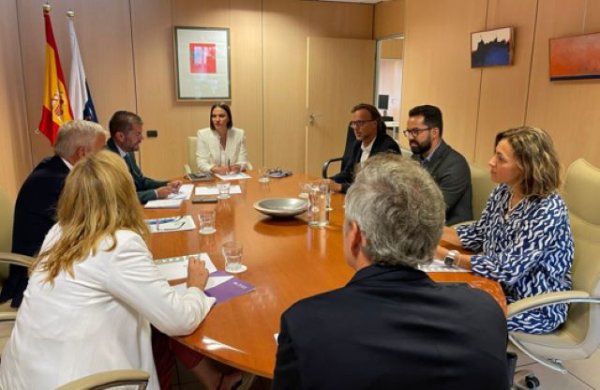 La consejera de Universidades, Ciencia e Innovación y Cultura recibe a los rectores de las universidades públicas