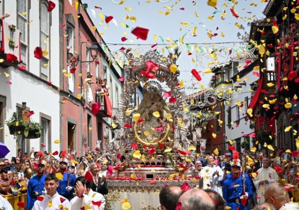 El lunes 8 de septiembre, en la Villa Mariana de Teror, han tenido lugar los actos en honor a Nuestra Señora del Pino, Patrona de la Diócesis de Canarias