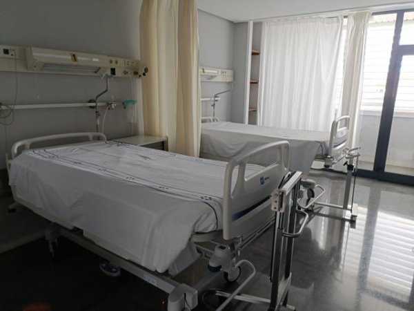 Sanidad renueva las camas de hospitalización del Hospital Nuestra Señora de Los Reyes