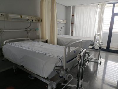 Sanidad renueva las camas de hospitalizaci&oacute;n del Hospital Nuestra Se&ntilde;ora de Los Reyes