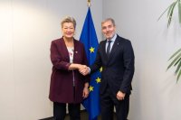 Clavijo logra el apoyo de Johansson a que la Ruta Canaria est&eacute; en el centro de la pol&iacute;tica migratoria de la UE