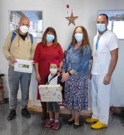 El Insular-Materno Infantil felicita la Navidad con tarjetas elaboradas por pacientes pedi&aacute;tricos
