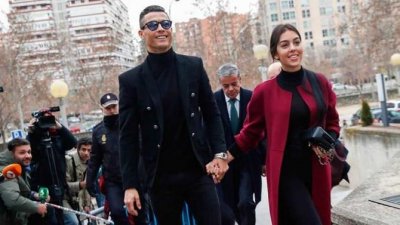 Cristiano carga contra el redactor jefe de France Football por el Bal&oacute;n de Oro