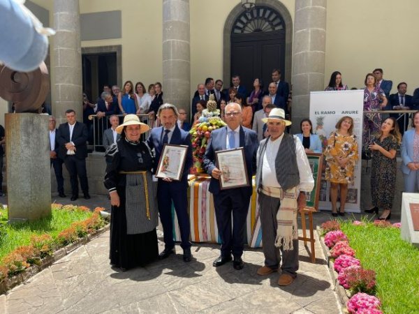 La Gomera: El Cabildo se suma al Parlamento de Canarias en el reconocimiento al valor patrimonial del Ramo de Arure (Vídeo)
