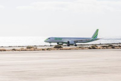 Binter celebra cinco a&ntilde;os de vuelos directos a Pamplona, Zaragoza y Murcia