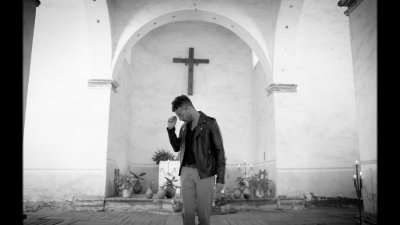 Ted Sablay de la banda "The Killers" bendice "Mi Confesi&oacute;n" de COL (V&iacute;deo)