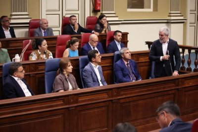 Canarias aprueba la ley que agiliza las licencias urbanísticas y la construcción de vivienda protegida y asequible