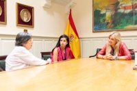 Esther Monz&oacute;n aborda con &Aacute;mate los servicios asistenciales para personas con c&aacute;ncer de mama