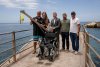 G&aacute;ldar: Sardina incorpora una gr&uacute;a adaptada para facilitar el acceso al mar a personas con movilidad reducida que practican buceo