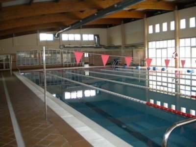 CC de Firgas señala que mientras otros municipios reabren piscinas el alcalde tapa sus vergüenzas de gestión con hormigón