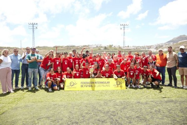 El Unión Marina se alza campeón de la Copa Manolo Santana de Fútbol Femenino