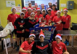 El Uni&oacute;n Viera hace entrega a C&aacute;ritas de m&aacute;s de 1.000 kilos de comida recaudados en su Campa&ntilde;a Solidaria de Navidad