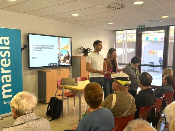 Bienestar Social forma a 300 mayores en ciberseguridad frente a los fraudes y riesgos digitales
