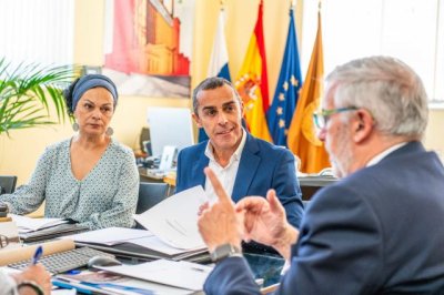 La ESSSCAN firma un acuerdo con la ULPGC para promover la formaci&oacute;n en programas cient&iacute;ficos y culturales