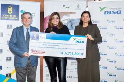 La Orquesta Filarm&oacute;nica de Gran Canaria y la Fundaci&oacute;n DISA entregan un cheque por valor de 37.746,86 euros a la Sociedad para la Investigaci&oacute;n y Desarrollo en Salud Mental Infanto-Juvenil